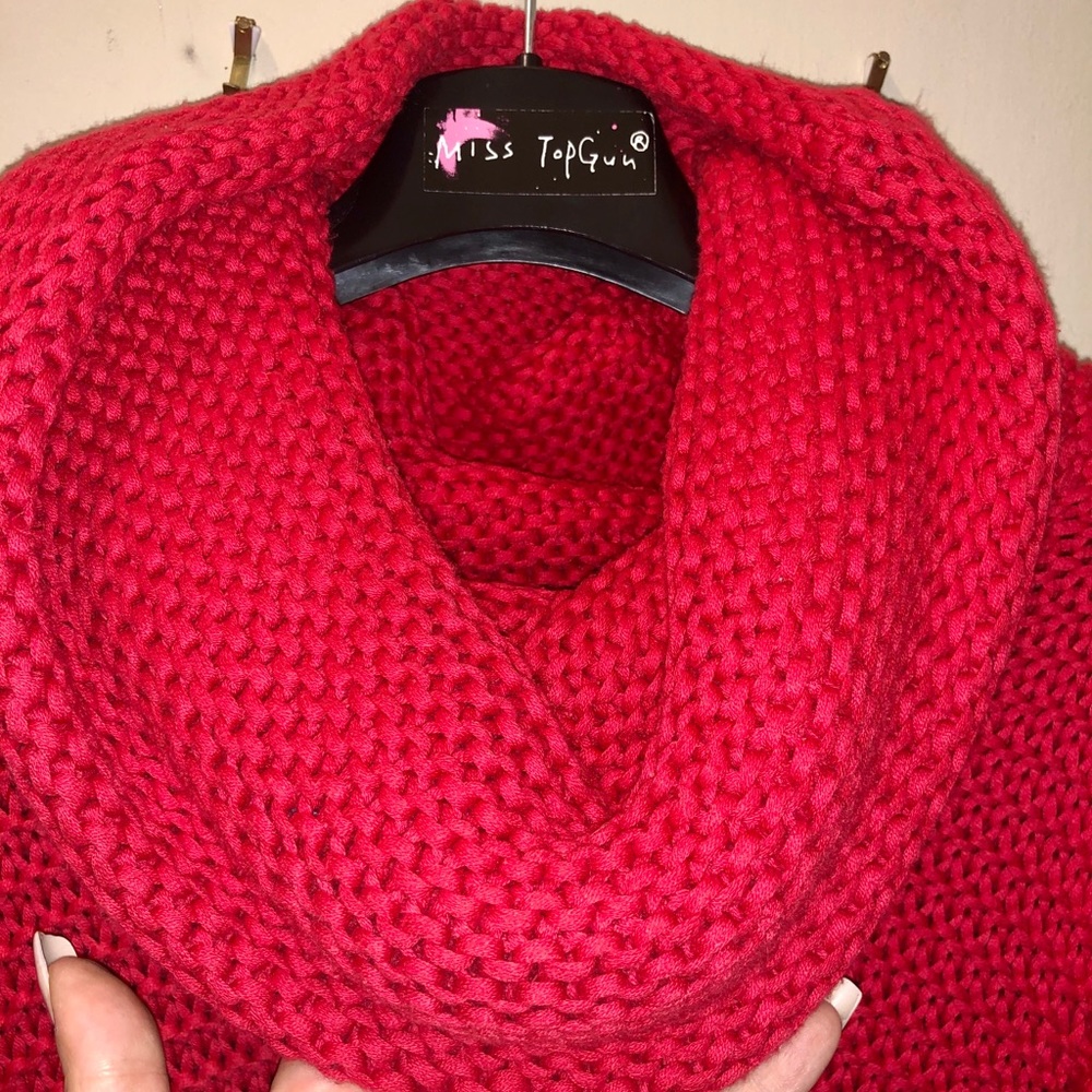 Gorgeous Cowl Neck Moda Sweater